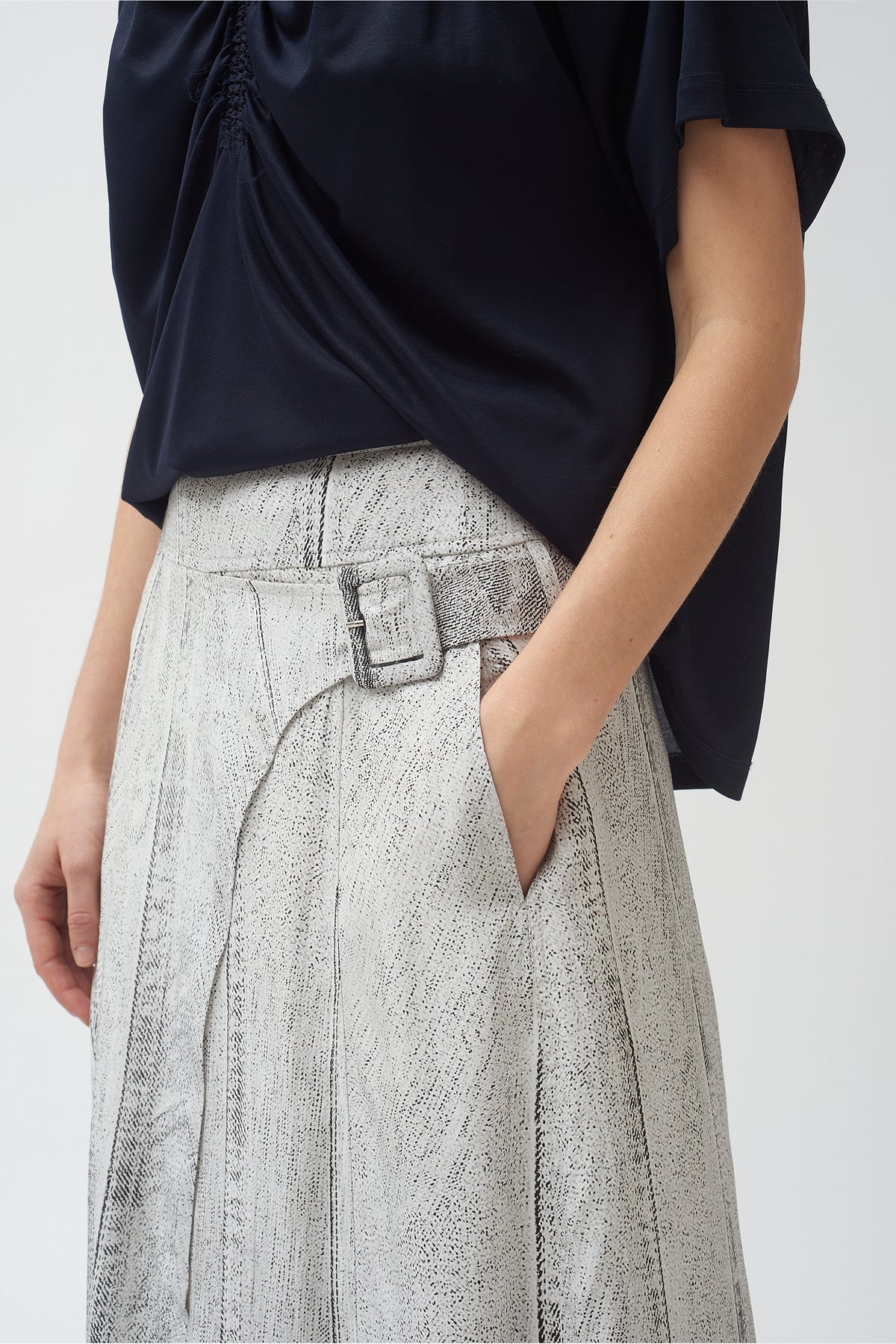 Seamed Denim Print Side Buckle Silk Skirt | Colovos